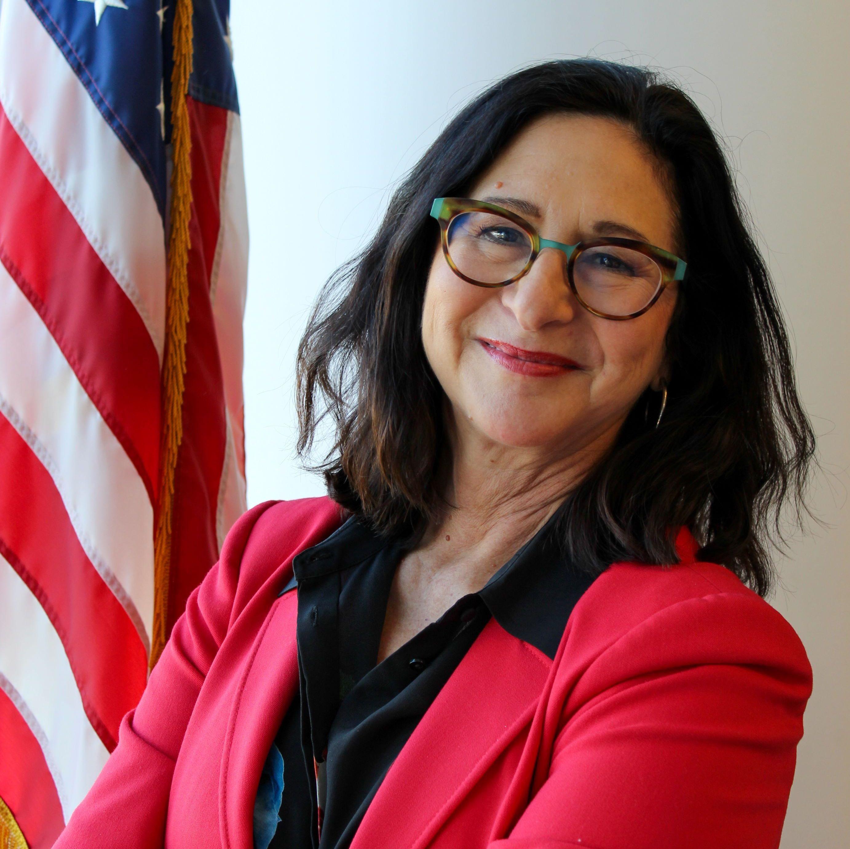 Dorit Donoviel headshot